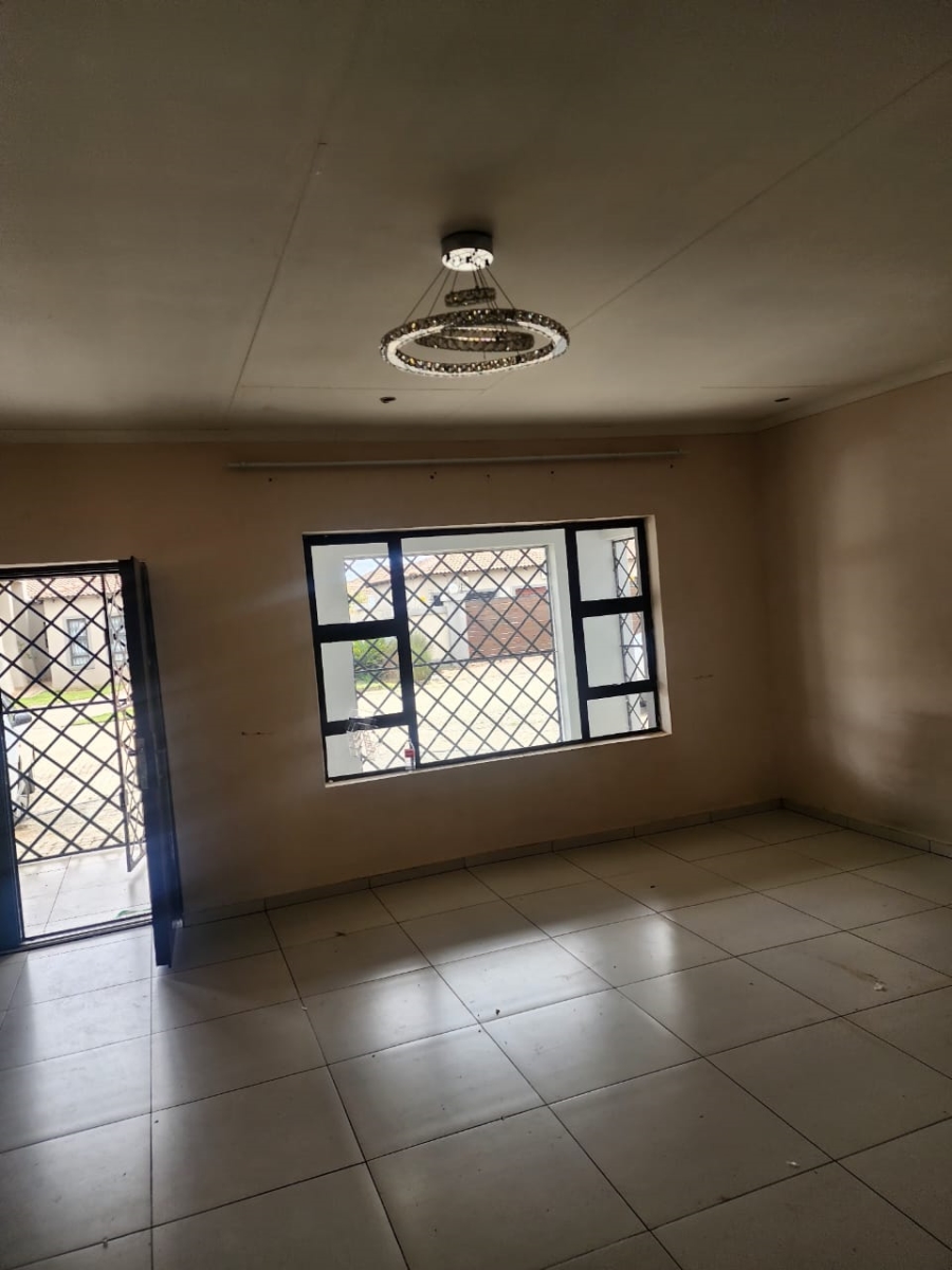 4 Bedroom Property for Sale in Flamwood North West